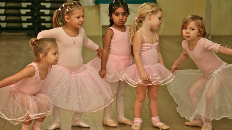 Πότε και γιατί να ξεκινήσει το παιδί μου μπαλέτο;