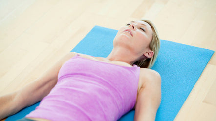 5 ασκήσεις yoga που καταπολεμούν την αϋπνία