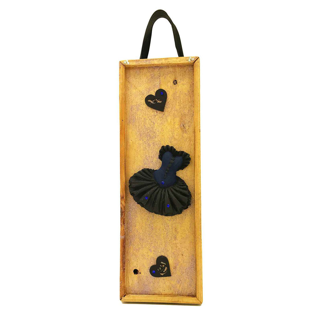 Black Swan Xeiropoihto Ksylino Kouti Dwrou Mprosta Meliz Dance Shop